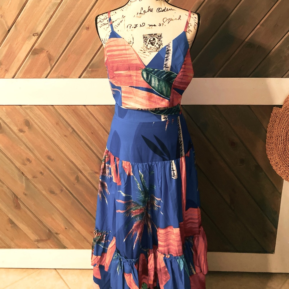 NWOT 2-piece floral skirt and top set